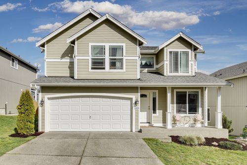 IRS tax lien prevents taxpayer from disposing of real estate